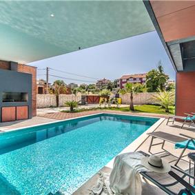 4 bedroom villa with pool near Pula, Istria, sleeps 8